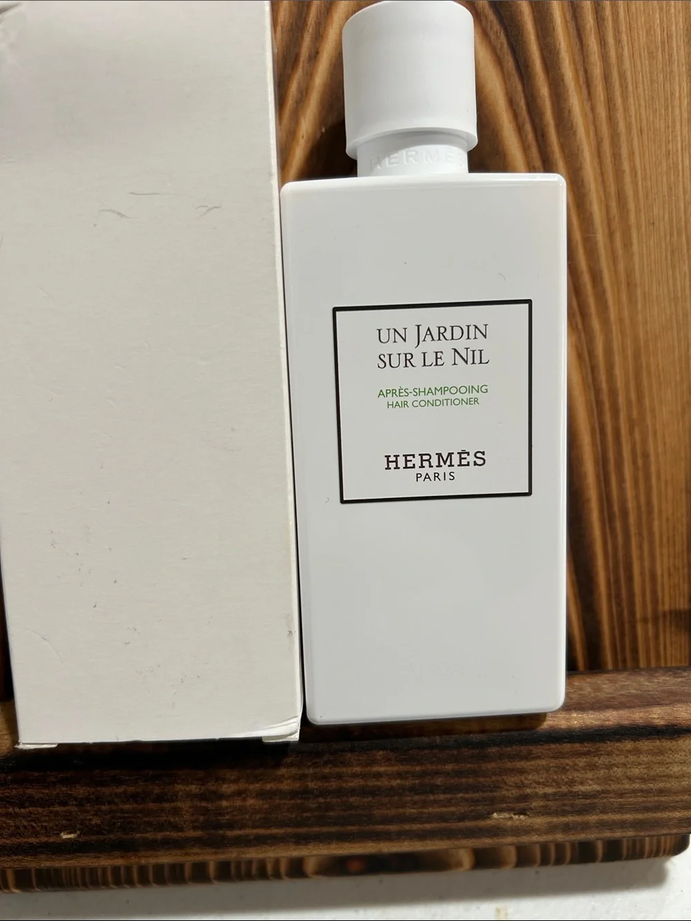 Hermès Un Jardin Sur Le Nil White Hair Conditioner